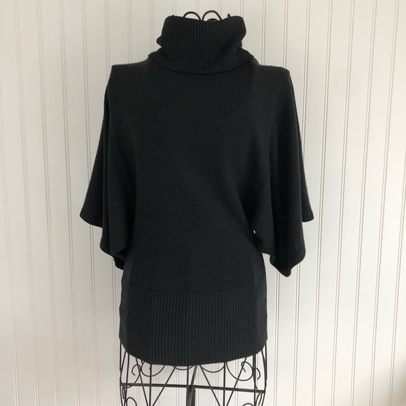 Smudge Black Turtleneck with Oversized Short Seeves - Picture 1 of 9